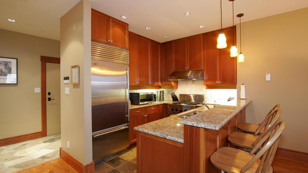 Taluswood The Heights 18 | Mountainside Townhome W/ Ski Access, Hot Tub, Tranquil Views ウィスラー エクステリア 写真