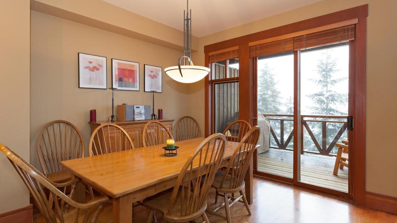 Taluswood The Heights 18 | Mountainside Townhome W/ Ski Access, Hot Tub, Tranquil Views ウィスラー エクステリア 写真