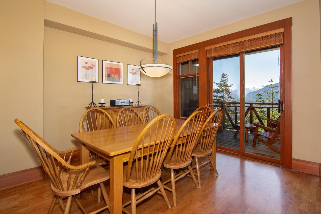 Taluswood The Heights 18 | Mountainside Townhome W/ Ski Access, Hot Tub, Tranquil Views ウィスラー エクステリア 写真