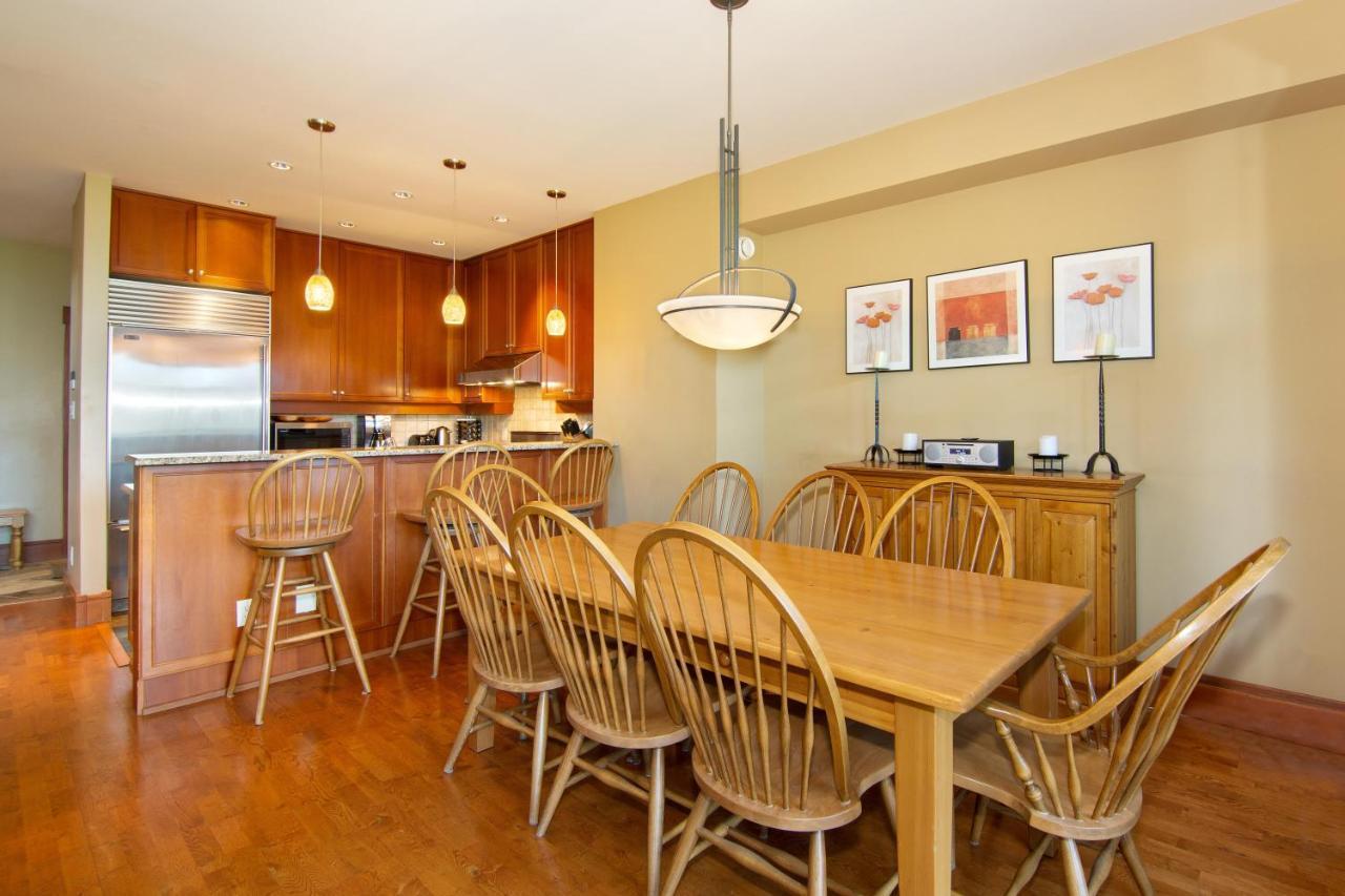 Taluswood The Heights 18 | Mountainside Townhome W/ Ski Access, Hot Tub, Tranquil Views ウィスラー エクステリア 写真