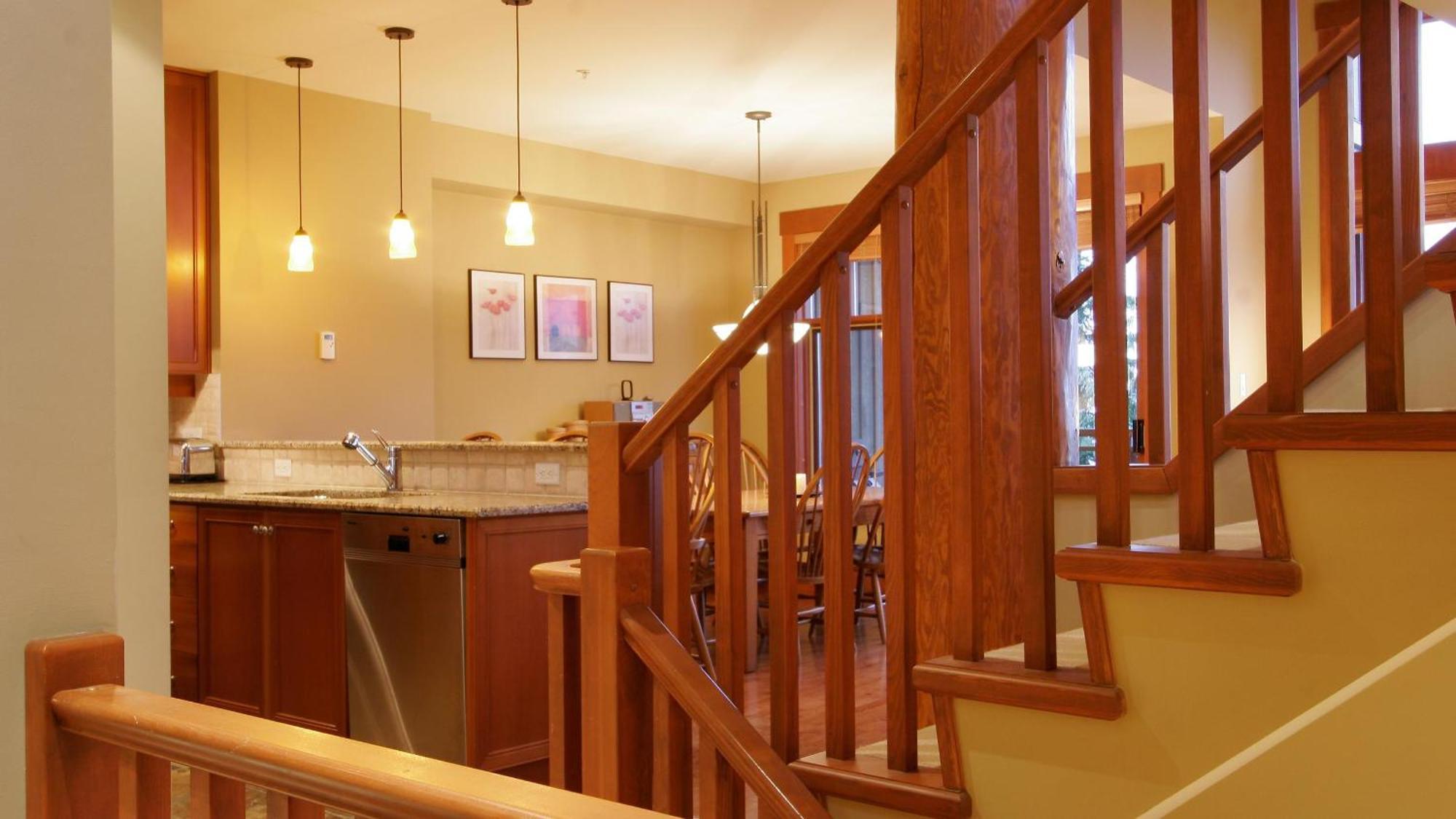 Taluswood The Heights 18 | Mountainside Townhome W/ Ski Access, Hot Tub, Tranquil Views ウィスラー エクステリア 写真