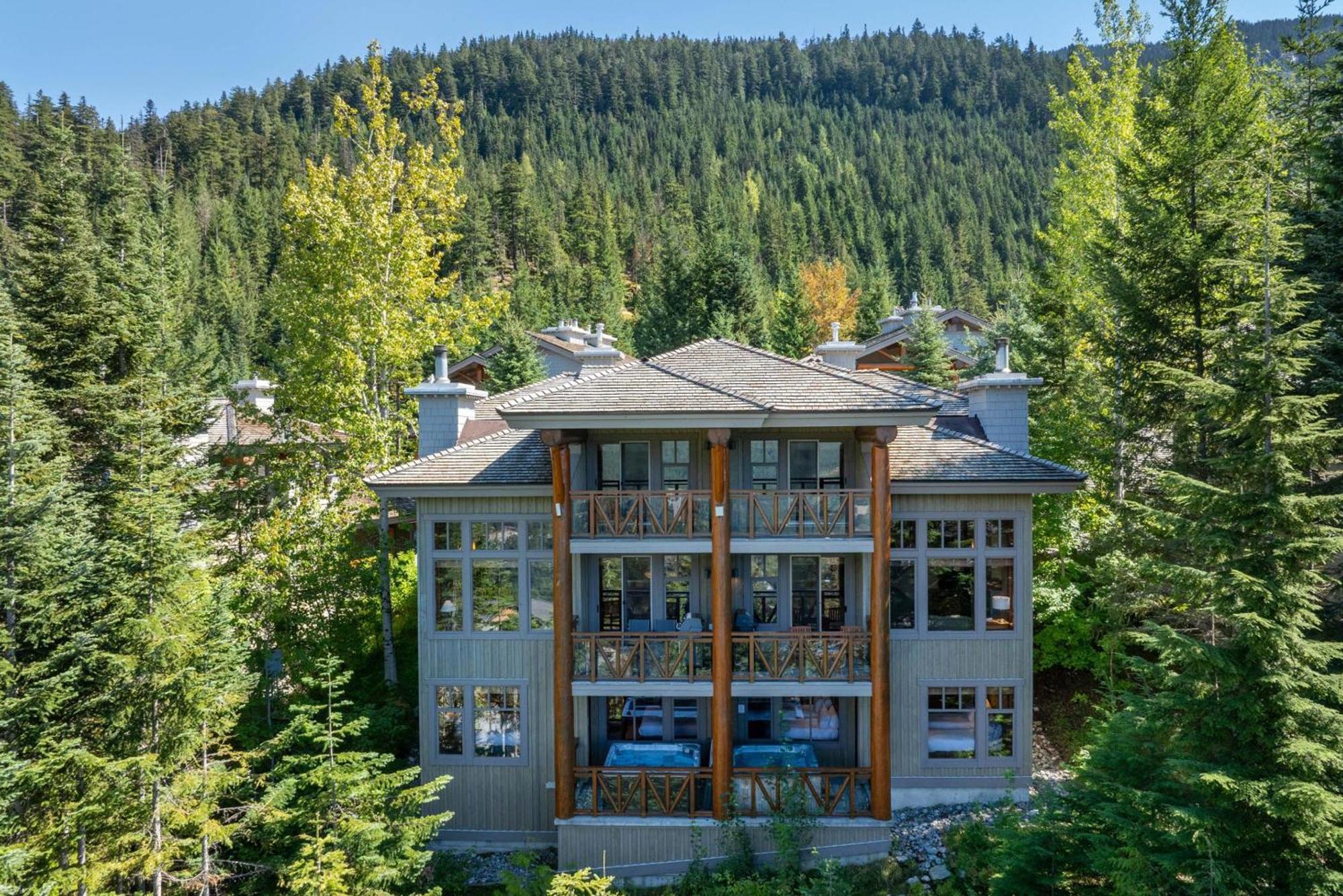 Taluswood The Heights 18 | Mountainside Townhome W/ Ski Access, Hot Tub, Tranquil Views ウィスラー エクステリア 写真