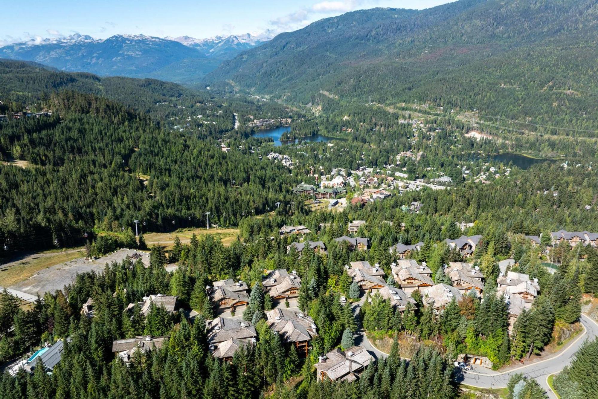 Taluswood The Heights 18 | Mountainside Townhome W/ Ski Access, Hot Tub, Tranquil Views ウィスラー エクステリア 写真